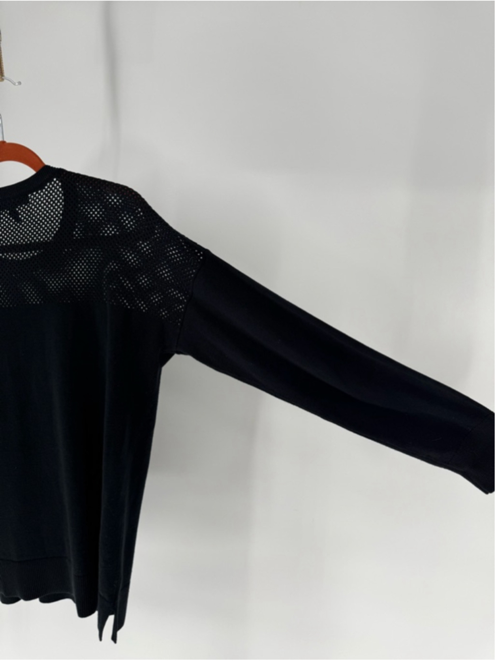 Banana Republic Woman's Medium Black Mesh Crew Neck Sweater - Picture 7 of 9